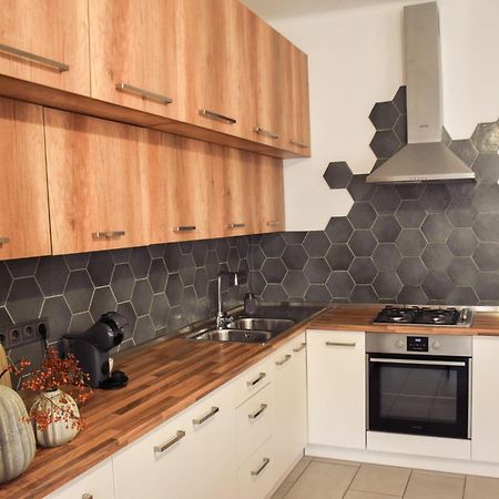 Foter Apartman Kiskunhalas Esterno foto