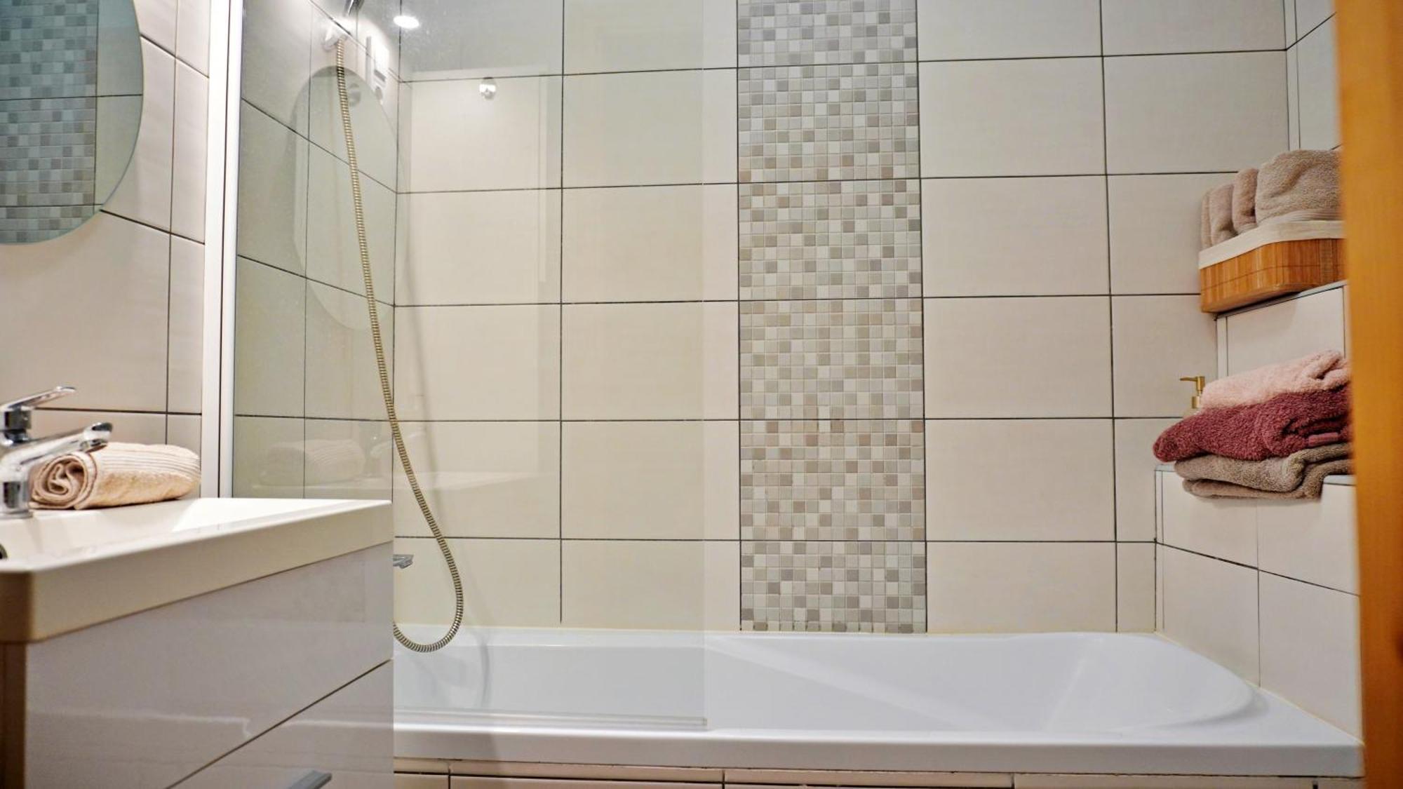 Foter Apartman Kiskunhalas Esterno foto